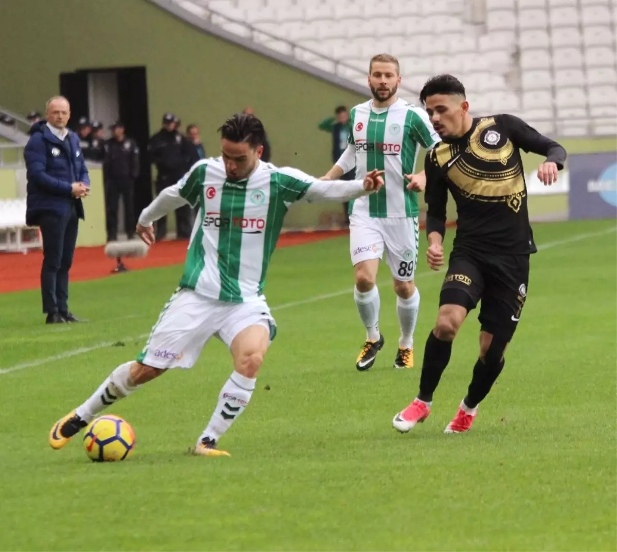 Süper Lig: Atiker Konyaspor: 0 - Osmanlıspor: 0 (İlk Yarı)