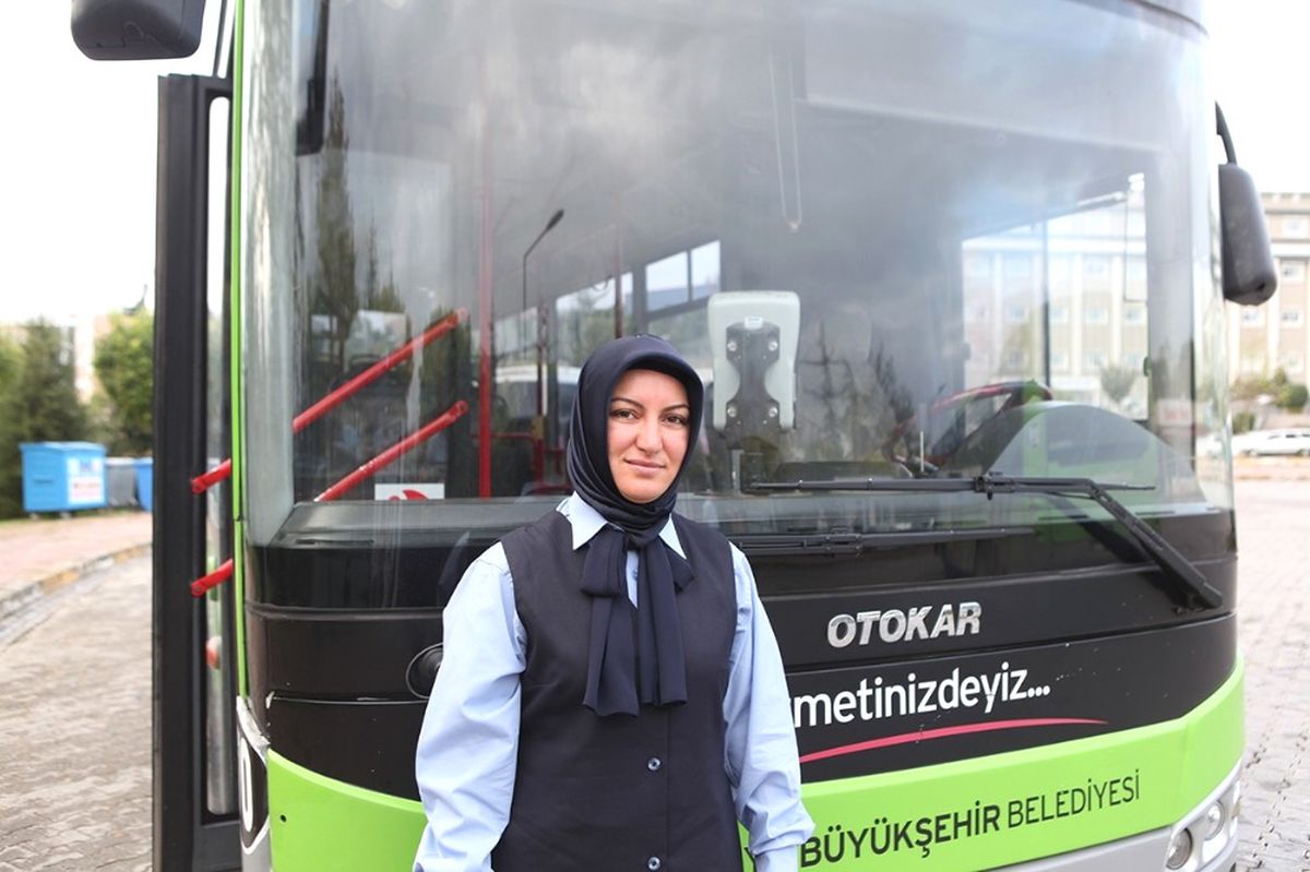 Toplu Taşımaya Kadın Eli