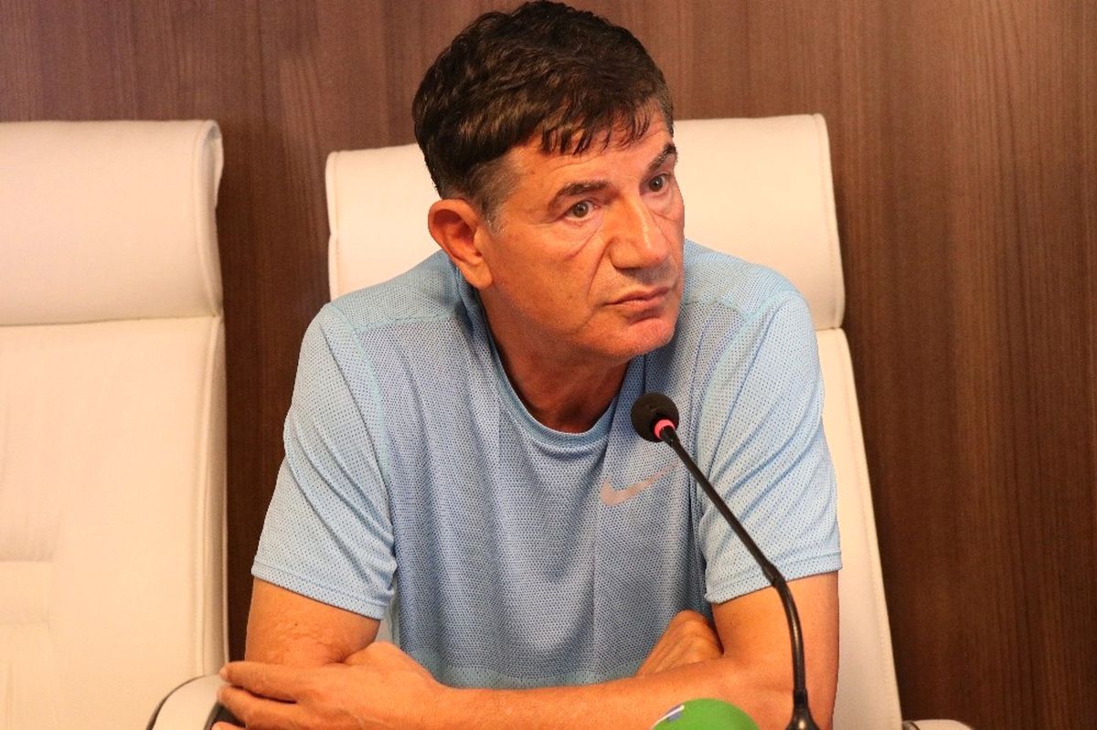 Adana Demirspor\'da Teknik Direktör Giray Bulak İstifa Etti
