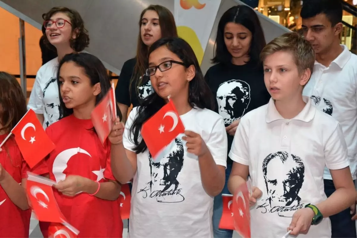 Adanalılar Cumhuriyet Coşkusunu Optimum\'da Yaşadı