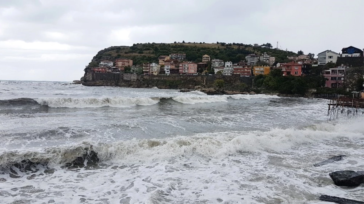 Amasra\'da Etkili Olan Fırtına Hayatı Olumsuz Etkiledi