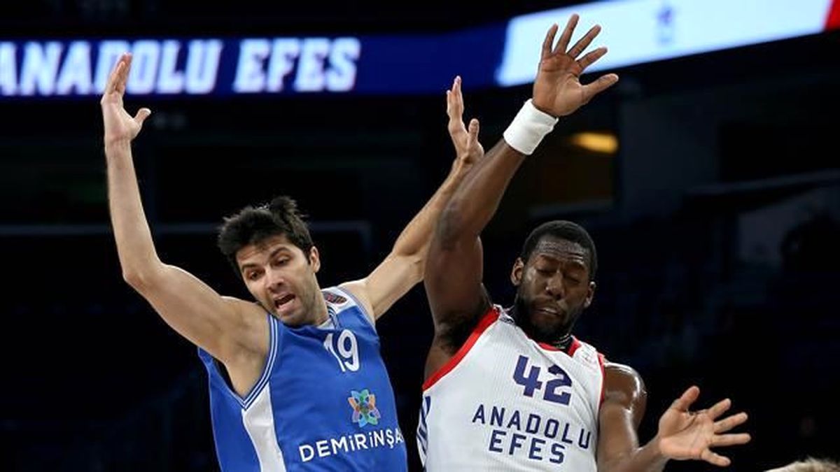 Anadolu Efes Üçüncü Periyotta Kopardı