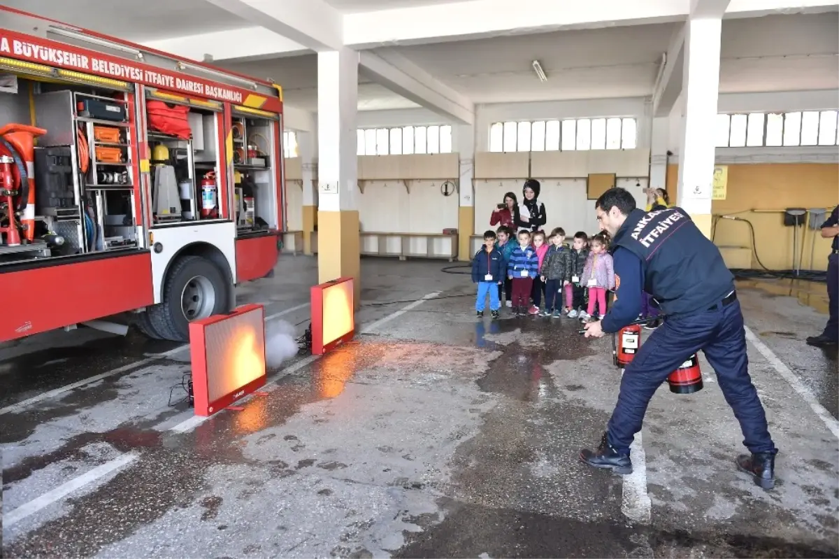 Ankara İtfaiyesinin Minik Misafirleri