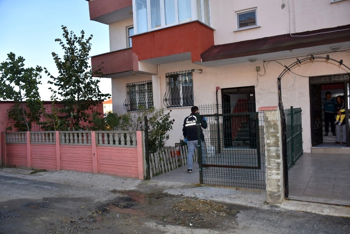 Babasının Silahı ile Oynayan Çocuk Ağır Yaralandı