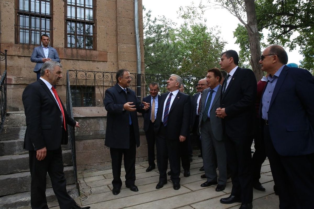 Başkan Çelik Talas Gençlik Merkezini Ziyaret Etti