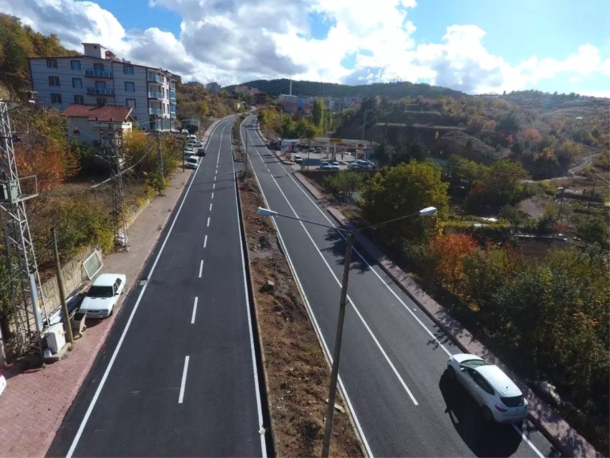 Beyşehir\'in Dış Mahalleleri Sıcak Asfaltla Tanışıyor