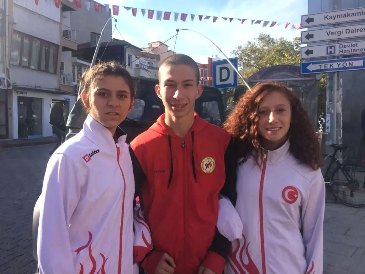 Burhaniyeli Özel Sporcular İzmir\'de Birinci Oldu