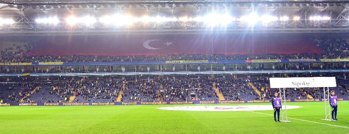Cumhuriyet Bayramı İçin Dev Bayrak Açıldı