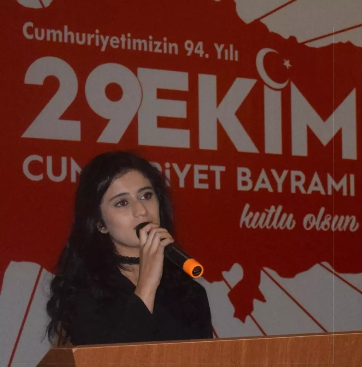 Cumhuriyet Resepsiyonunda Muhabirin Okuduğu Mektup Duygulandırdı