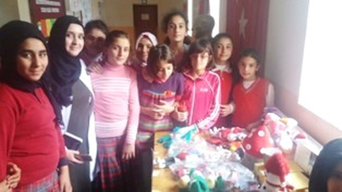 Dadaş Ortaokulu\'ndan Lösemili Çocuklar Yararına Kermes