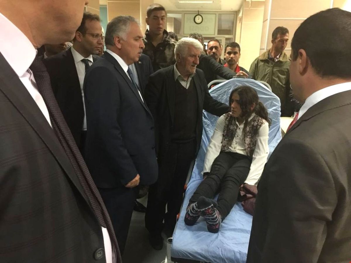 Devrilen Ağacın Altında Kalan Öğrenci Toprağa Verildi