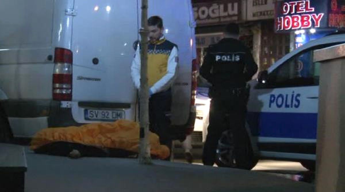 Fatih\'te Bir Kişi Ölü Bulundu