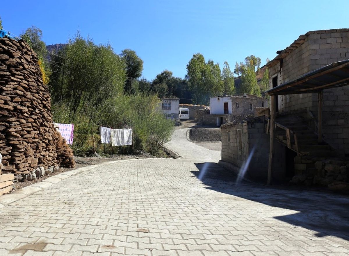 Gürpınar\'da Yol Yapım Çalışması