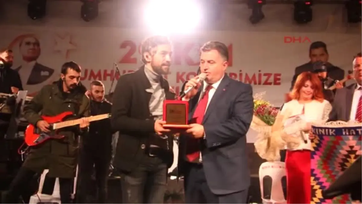 İzmir Cumhuriyet Bayramı Konserinde Resul Dindar Rüzgarı