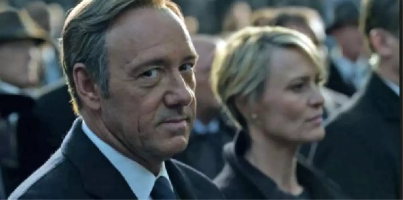 Kevin Spacey Tacizi İtirafla Kapatmaya Çalışmakla Eleştiriliyor