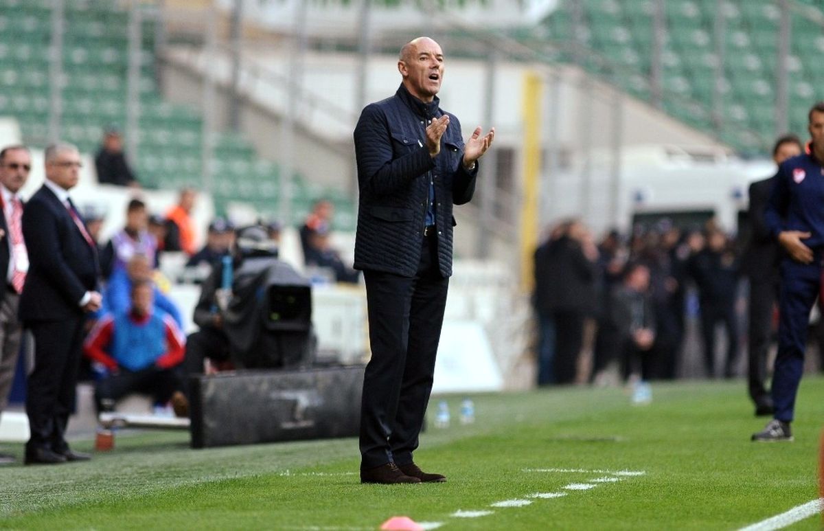 Le Guen: "Cenk, Gomis ve Eto\'o\'yu Kadromda Görmek İsterdim"