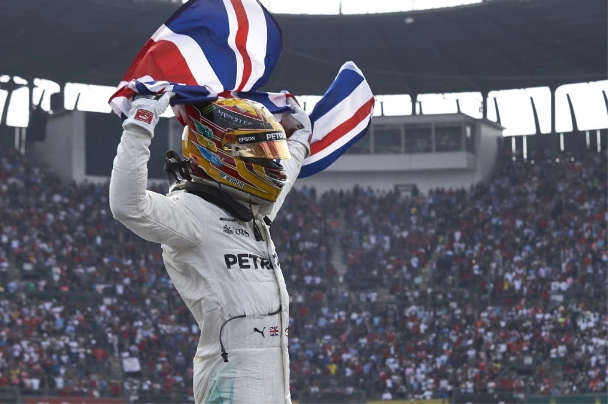 Mercedes Amg Petronas\'tan Sonra Hamilton da Dünya Şampiyonu Oldu