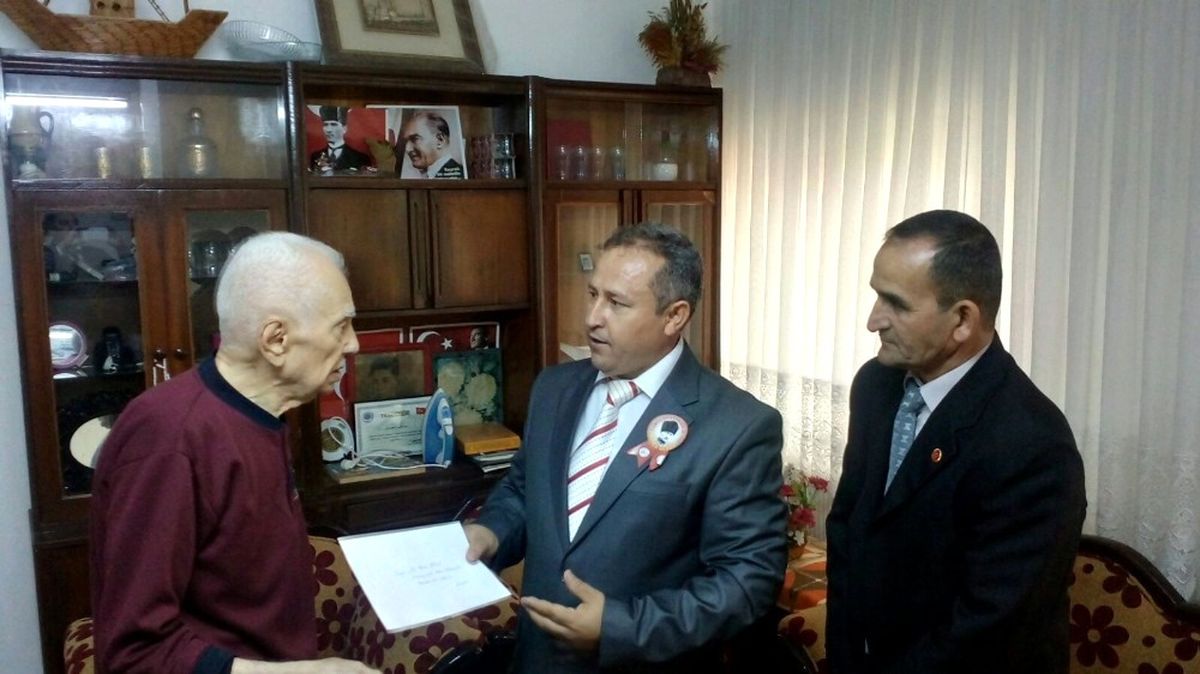 Milas\'ta Ulu Çınarlara 94. Yıl Kutlaması