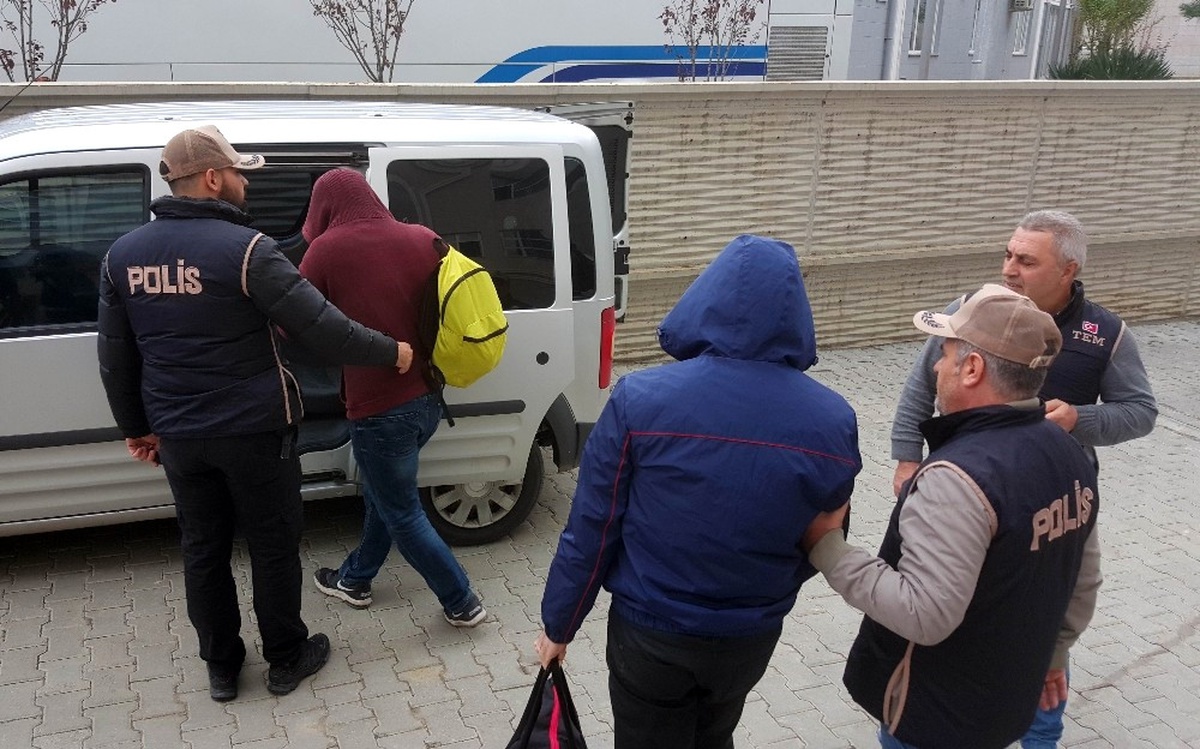 Samsun\'da Fetö\'den 1\'i Polis 4 Kişiye Adli Kontrol