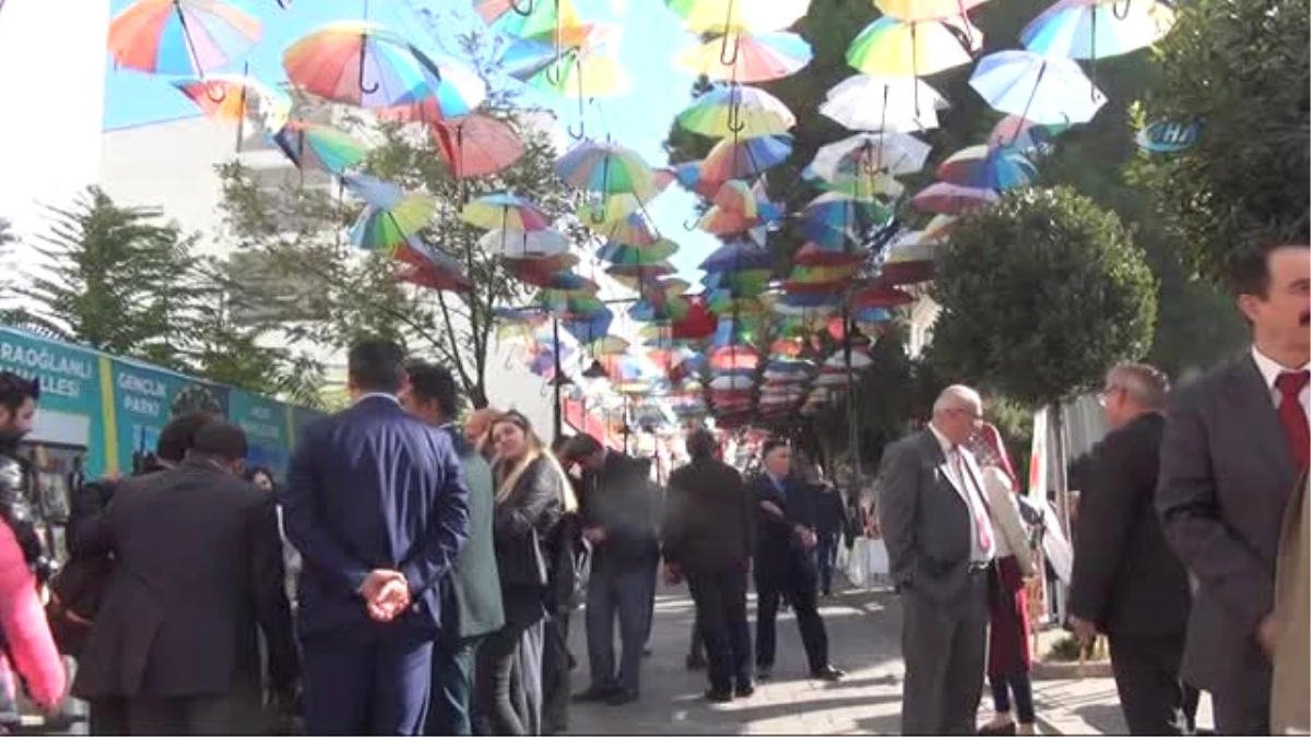 Şemsiyeli Sokakta \'Cumhuriyetin Renkleri\' Sergisi Açıldı