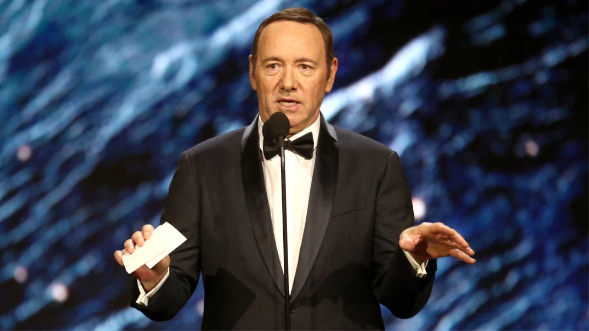 Tecavüzle Suçlanan Oyuncu Kevin Spacey, Eşcinsel Olduğunu İtiraf Etti