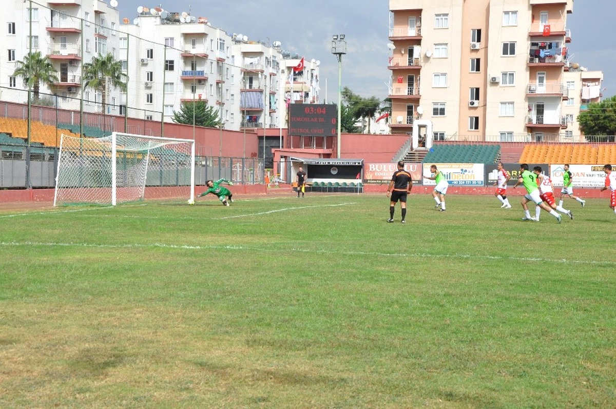 Toroslar\'da Kurumlar Arası Futbol Turnuvası Başladı
