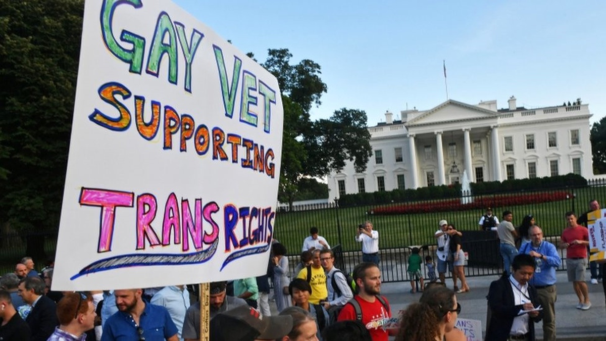 Trump\'ın Orduda Trans Birey Yasağına Mahkeme Engeli