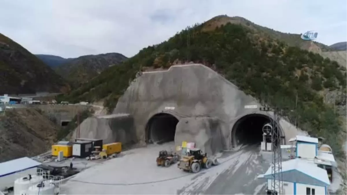 Türkiye ve Avrupa\'nın En Uzun Tüneli Olacak Zigana Tüneli Havadan Görüntülendi