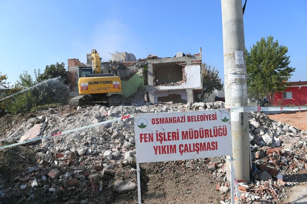 Yunuseli\'nde Kamulaştırılan Binalar Yıkıldı