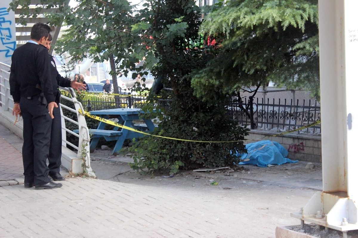 5. Kattaki İskeleden Düşen İşçi Öldü