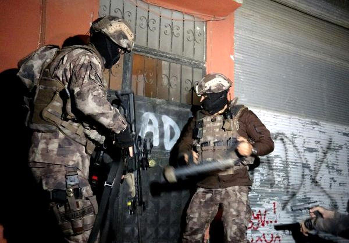 Adana Merkezli 3 İlde Terör Operasyonu: 9 Gözaltı