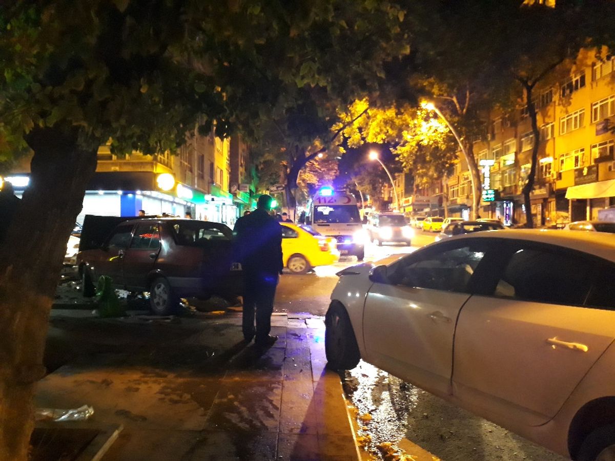 Ankara\'da Zincirleme Trafik Kazası: 5 Yaralı