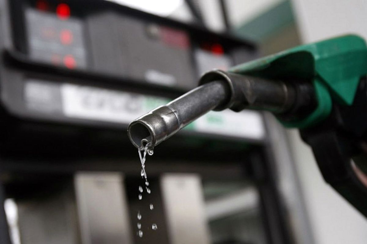 Benzine 12, Motorine 18 Kuruş Zam Yapıldı