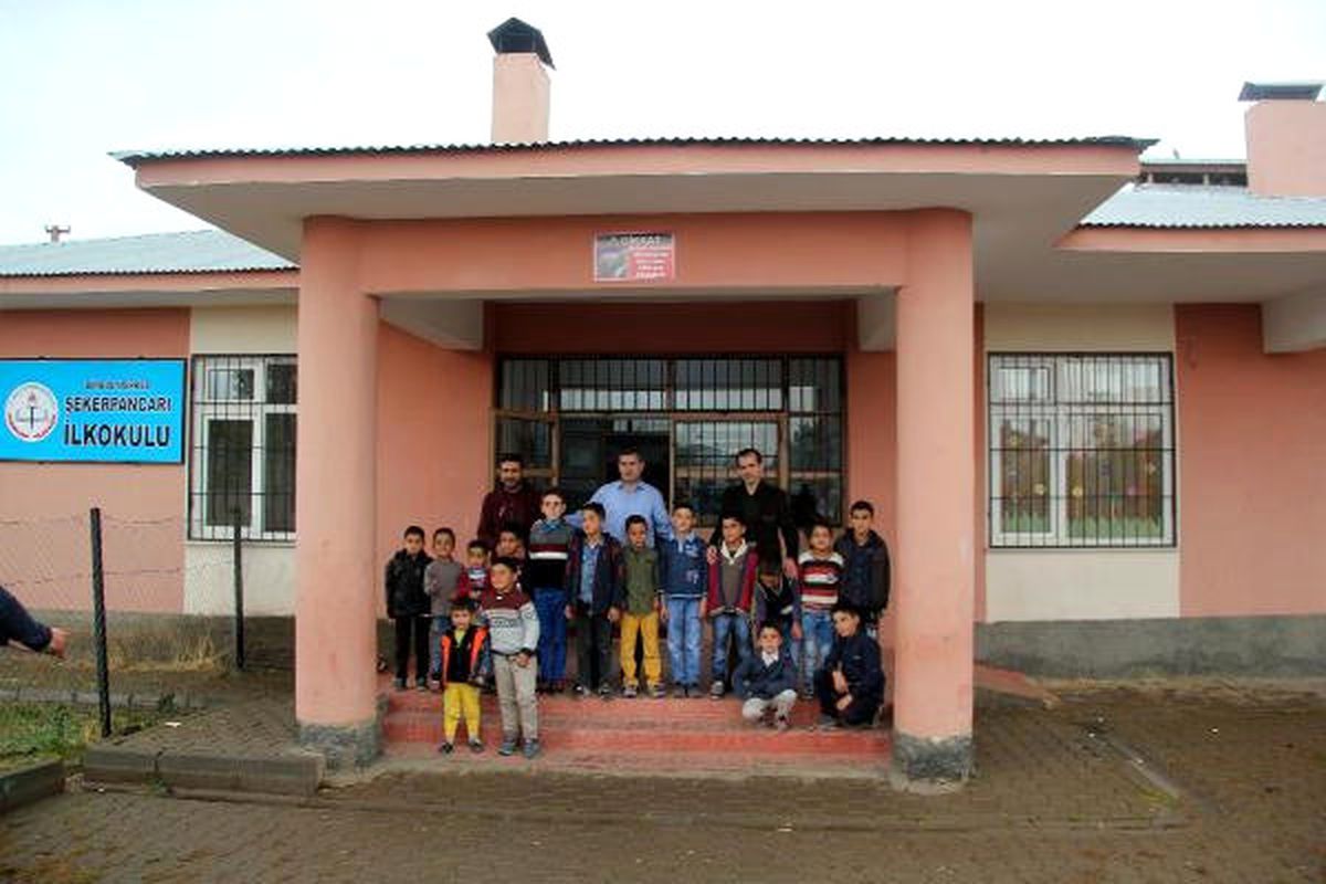 Berber Kardeşler, 30 Köyde 400 Öğrenciyi Ücretsiz Tıraş Etti