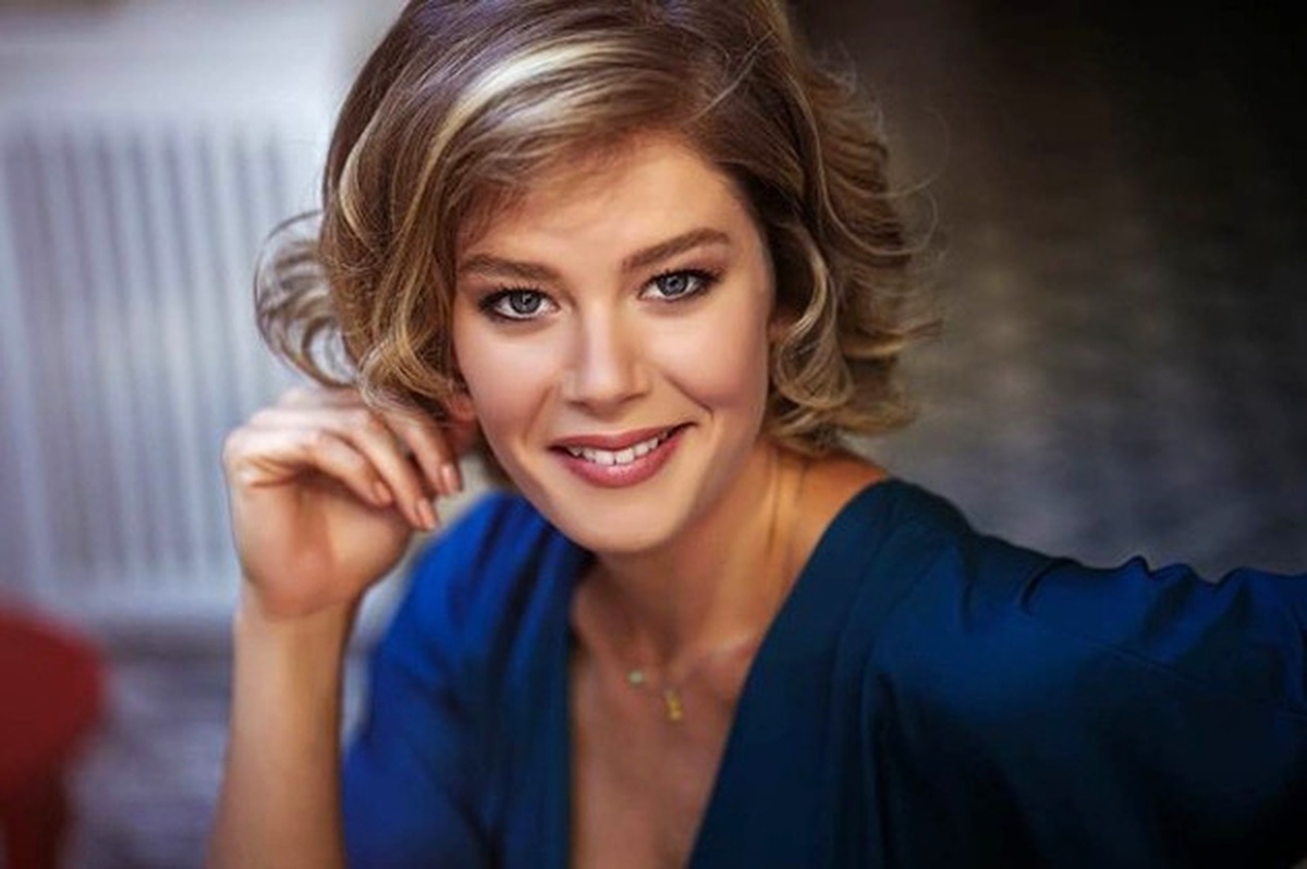 Burcu Biricik Türkiye\'de Braun\'un Yeni Yüzü Oldu!