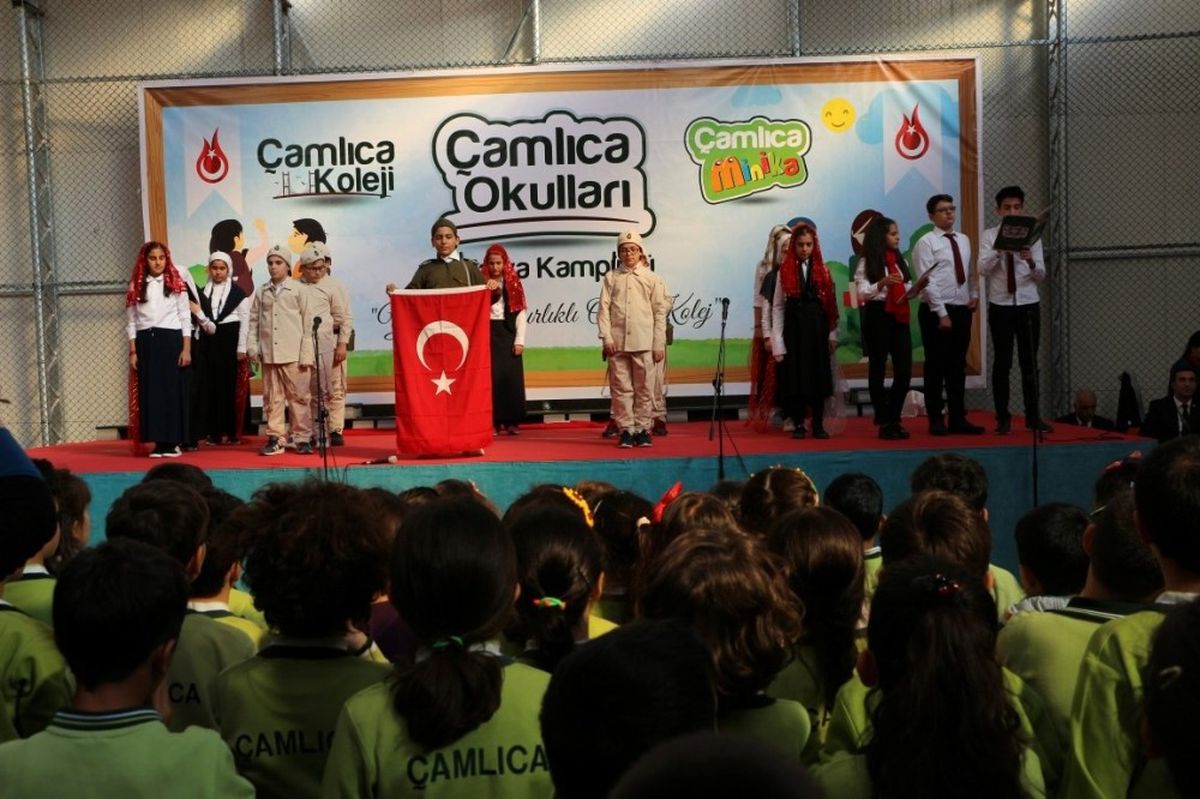 Çamlıca Okulları\'nda 29 Ekim Coşkusu