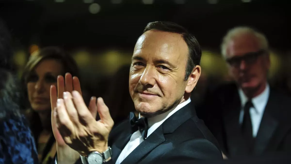 Cinsel Taciz İtirafı, Ödüllü House of Cards Dizisinin Sonu Oldu: Final Yapacak