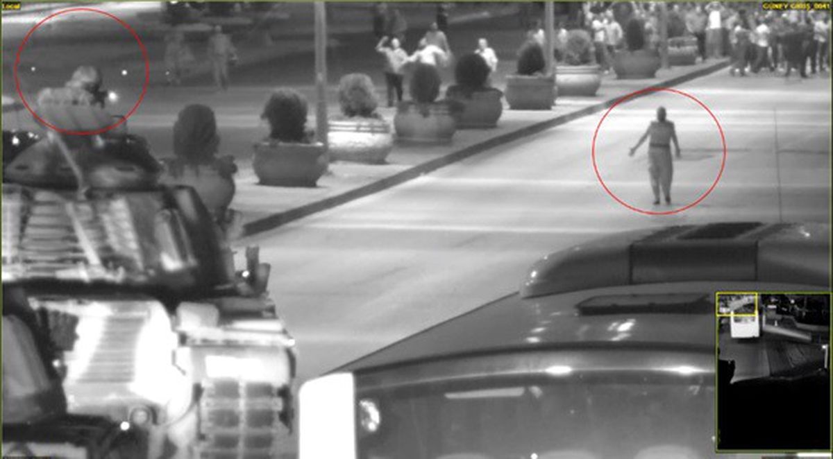 Darbeci Asker Gözünü Kırpmadan Vatandaşa Böyle Ateş Etti