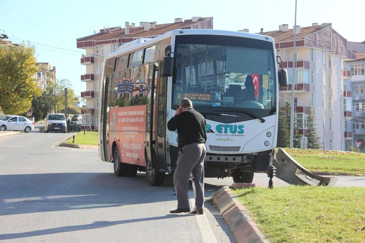 Edirne\'de Maddi Hasarlı Kaza