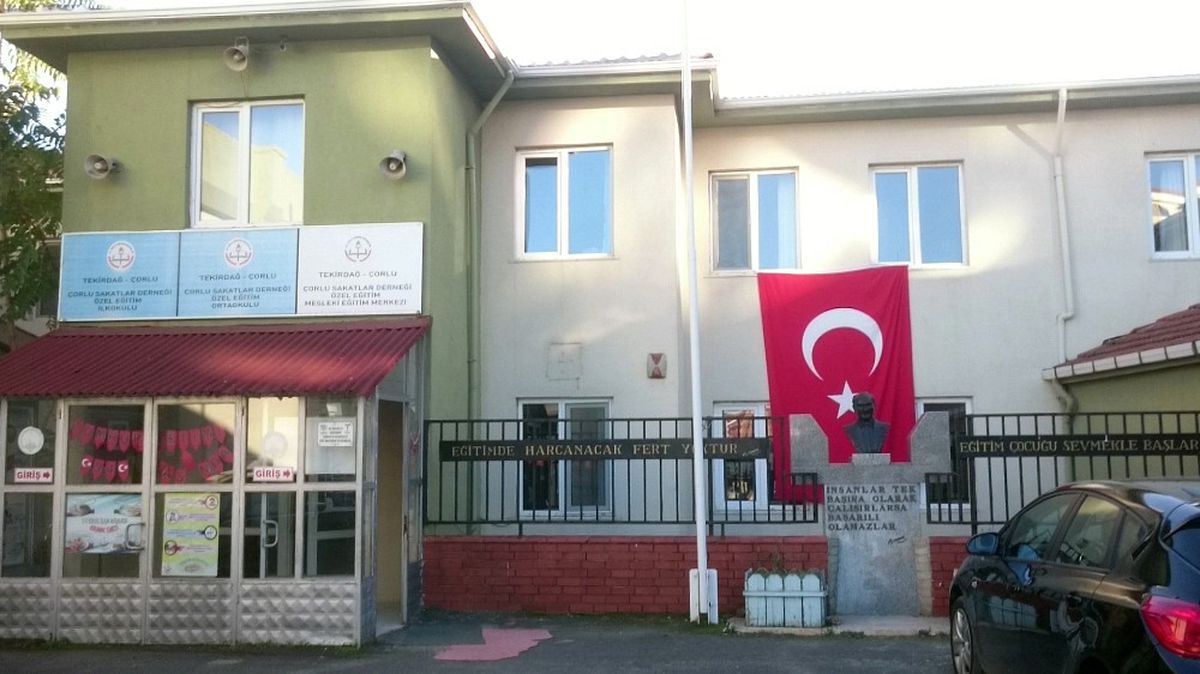Engelli Öğrencinin Serviste Unutulduğu İddiası