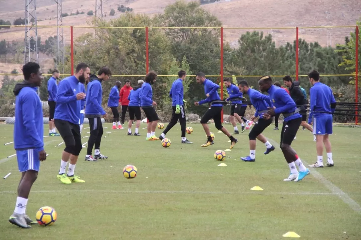 Evkur Yeni Malatyaspor, Medipol Başakşehir Maçına 4 Eksikle Çalıştı