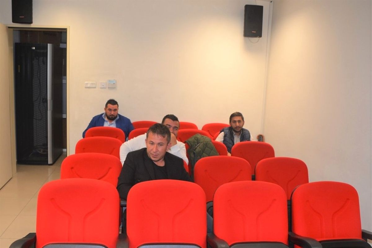 Gemlik Caddelerine Makyaj