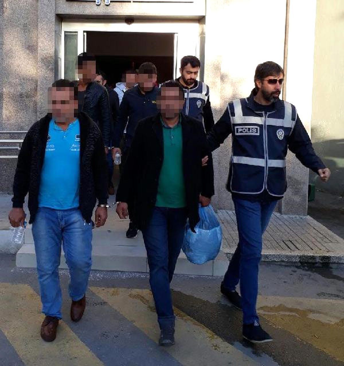 İzmir\'de Dolandırıcılık Operasyonu