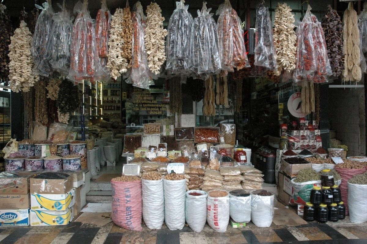 Kahramanmaraş\'ta Kışlık Yiyecekler Tezgahları Süsledi
