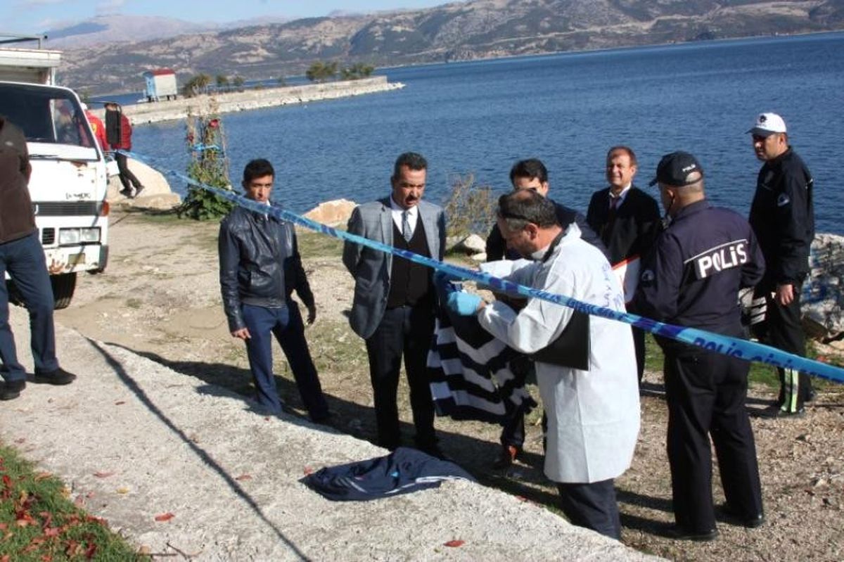 Kayıp Gencin Cesedi Gölden Çıktı