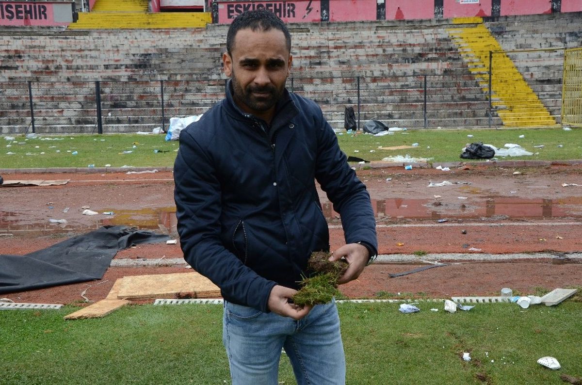 Konser Zemini Bozdu, Başkan Takımı Bıraktı