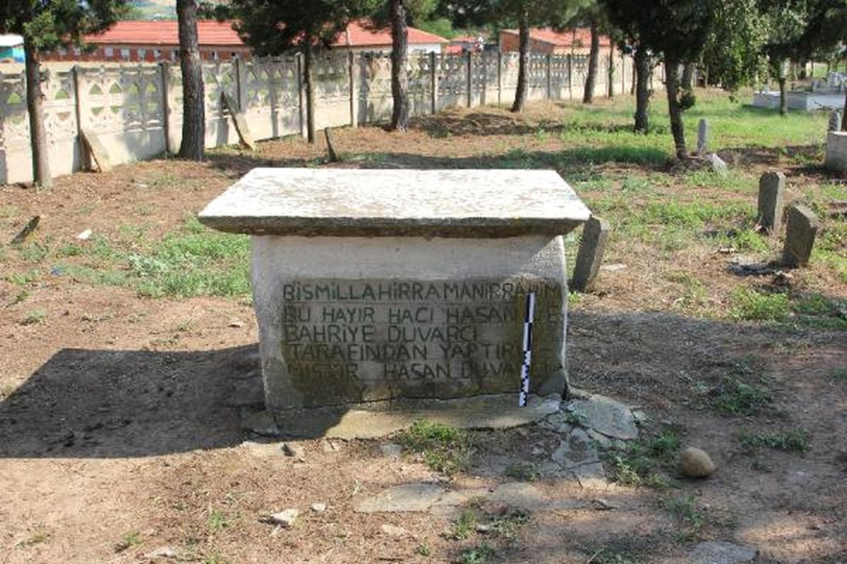 Köy Mezarlığındaki Musalla Taşı, \'Tarihi Yazıt\' Çıktı