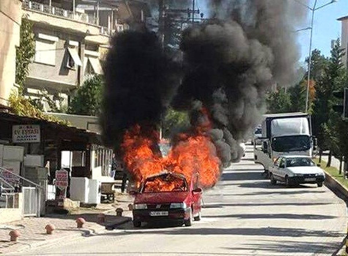 Lpg\'li Araç Bir Anda Alev Topuna Döndü
