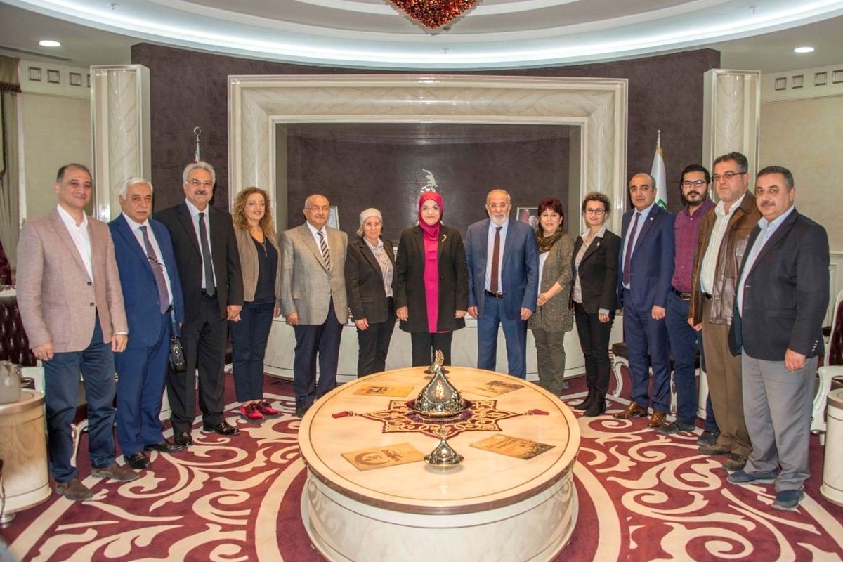 Meram\'a Çınarlar Evi