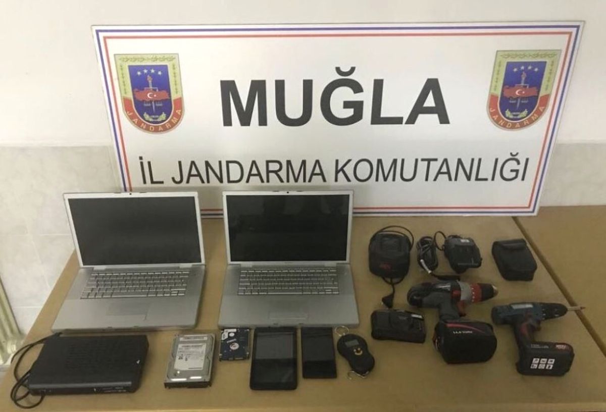 Muğla\'da Yabancılara Ait Villalara Dadanan Hırsızlar Jandarmadan Kaçamadı